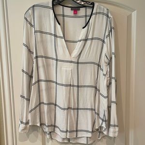 Black and white Vince Camuto size small top